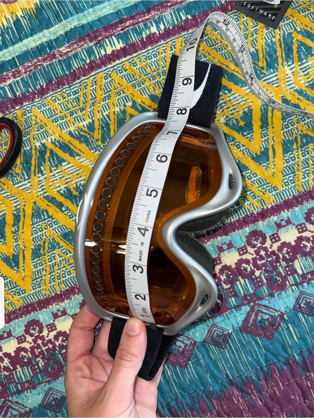 Oakley Silver Frame Ski Goggles with Amber Lens and Black Adjustable Strap